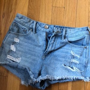 bullhead jean shorts with rips